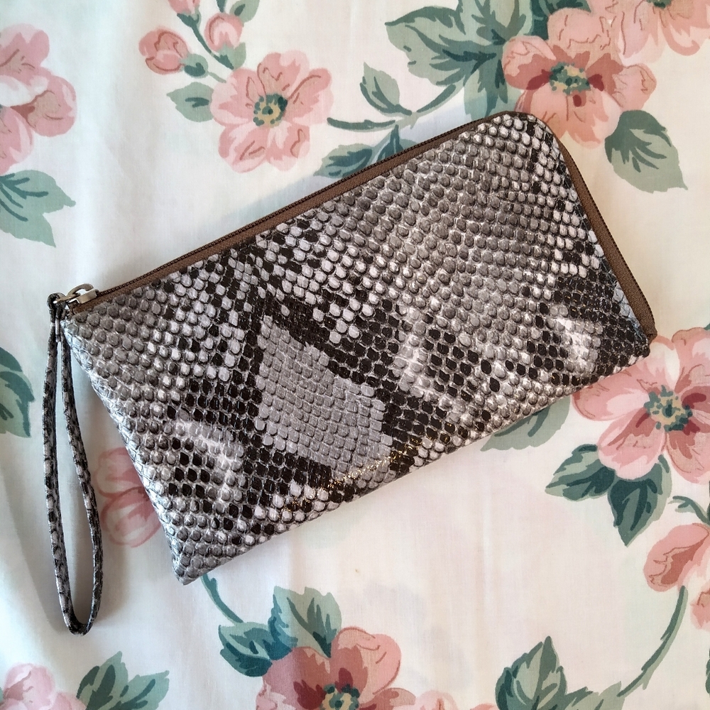 New NWOT Snakeskin Clutch Wristlet Waterproof